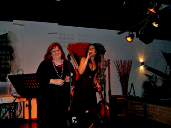 Duetto tra Eva e Nadia Pazzaglia Duetto tra Eva e Nadia Pazzaglia