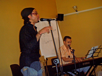 Gendrickson Mena durante il laboratorio Gendrickson Mena durante il laboratorio